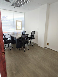 North Bridge Centre (D7), Office #535958901